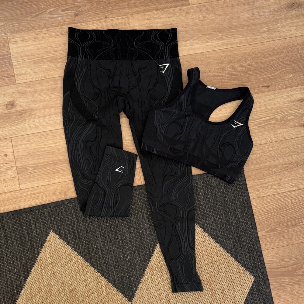 Gymshark Black Seamless Sports Bra and Leggings Set - Women’s Activewear